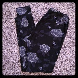 Black Digi Floral OS Leggings